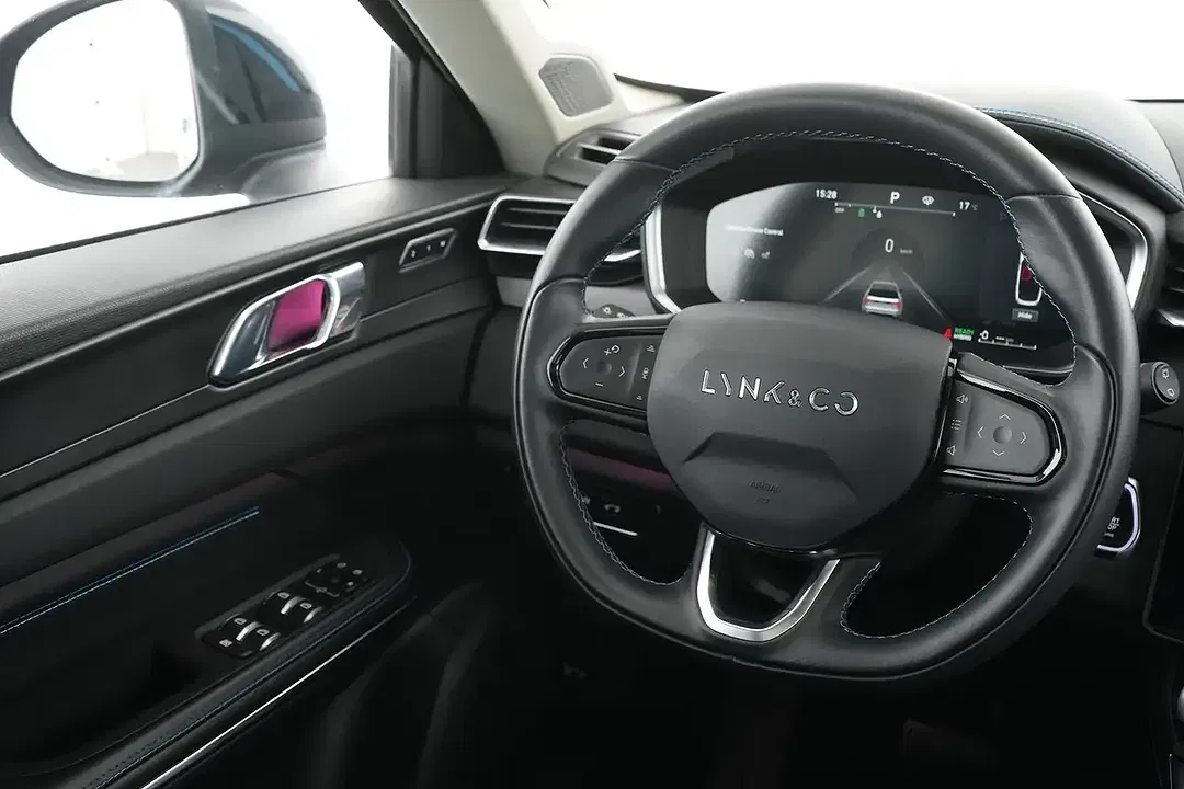 Lynk & Co 01 - Thumbnail 10