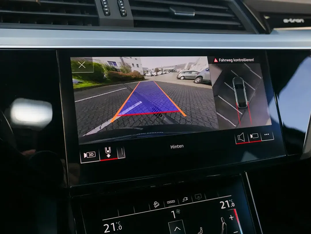 Audi Q8 50 e-tron quattro Sportback advanced S line - Thumbnail 7