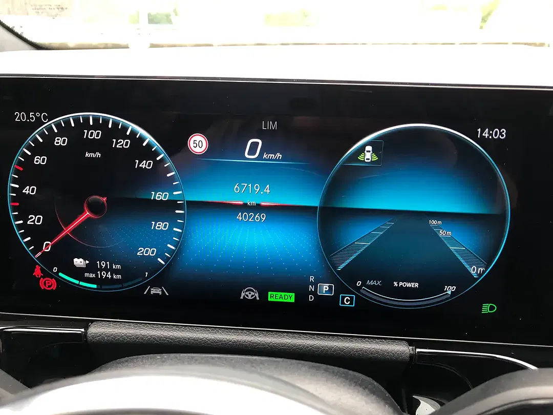 Mercedes-Benz EQA 300 4MATIC - Thumbnail 12