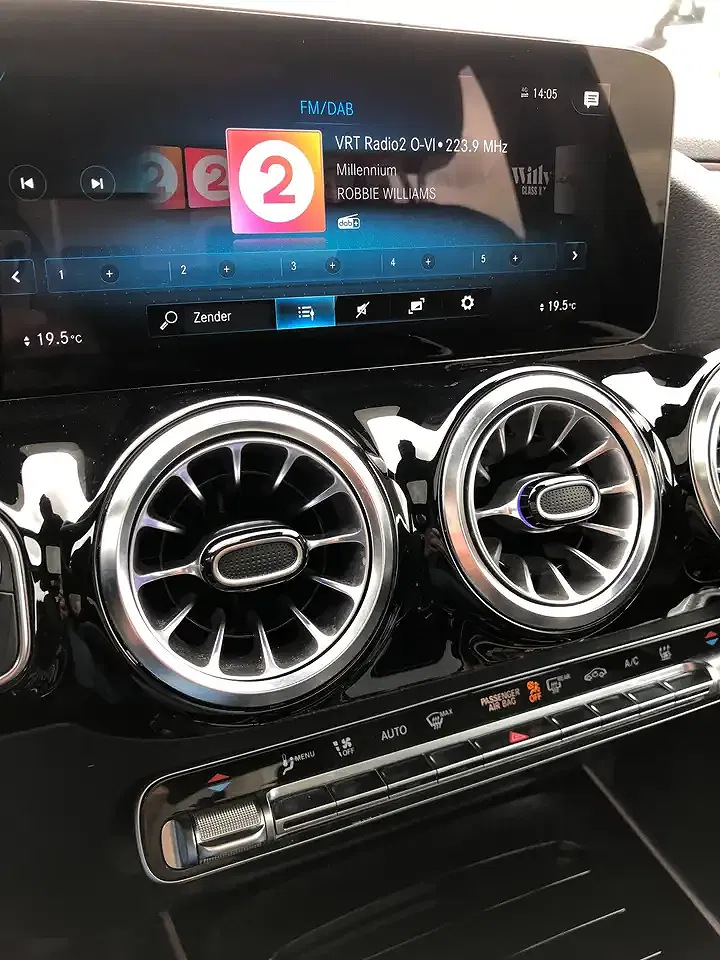 Mercedes-Benz EQA 300 4MATIC - foto 15