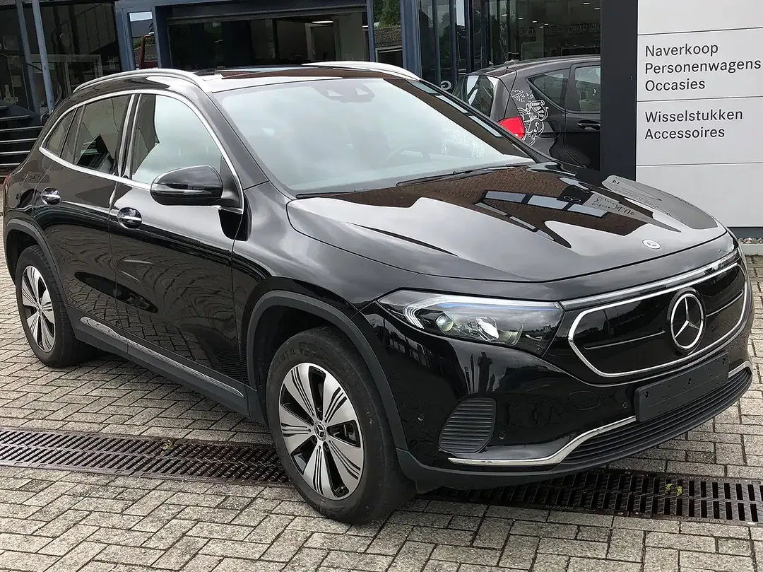 Mercedes-Benz EQA 300 4MATIC - Thumbnail 4