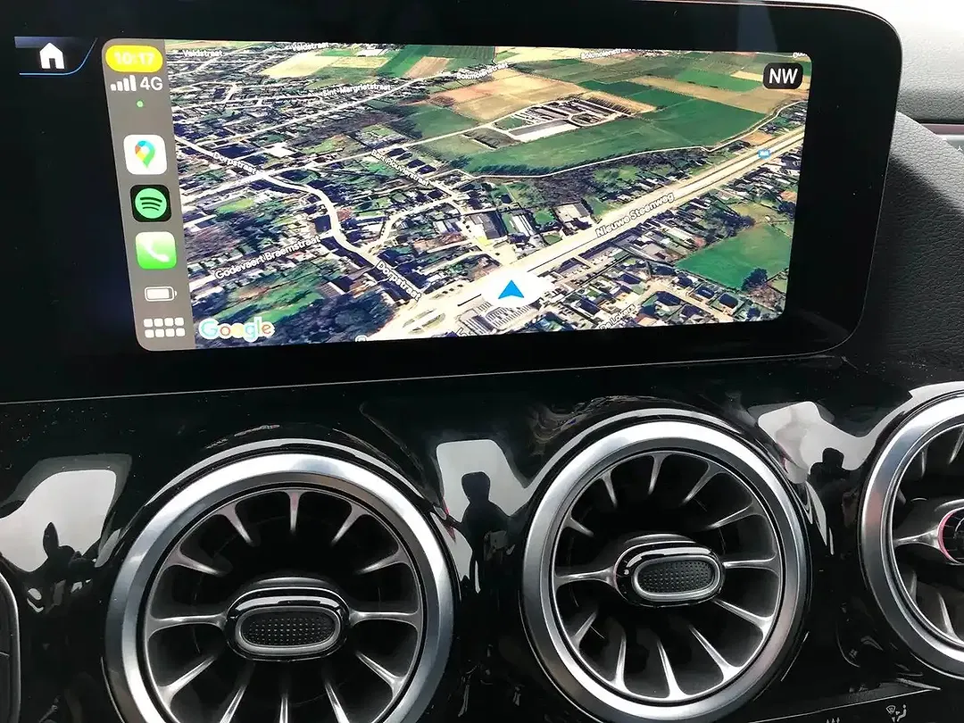 Mercedes-Benz EQA 300 4MATIC - Thumbnail 8