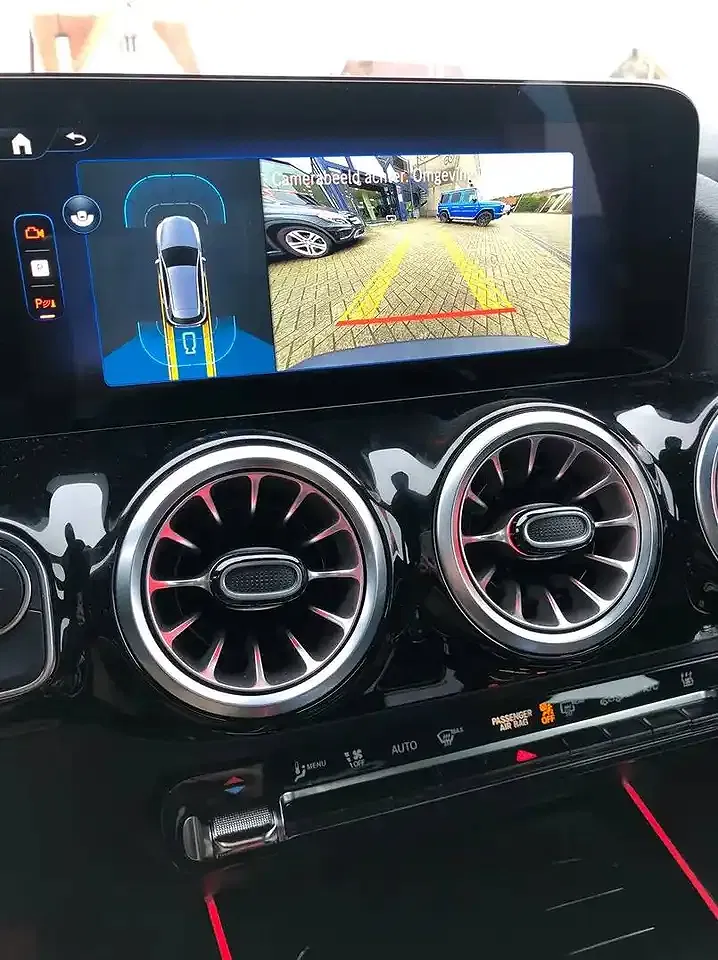 Mercedes-Benz EQA 300 4MATIC - Thumbnail 9
