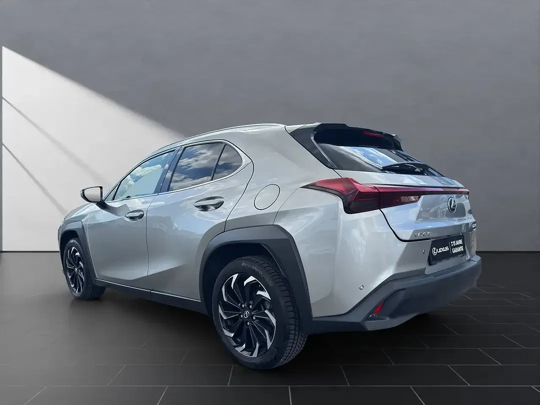 Lexus UX 250h Style Edition - Thumbnail 3