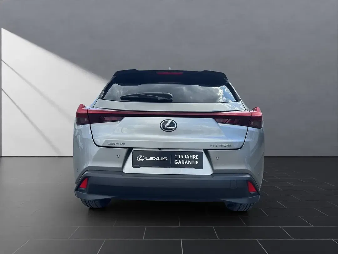 Lexus UX 250h Style Edition - Thumbnail 4