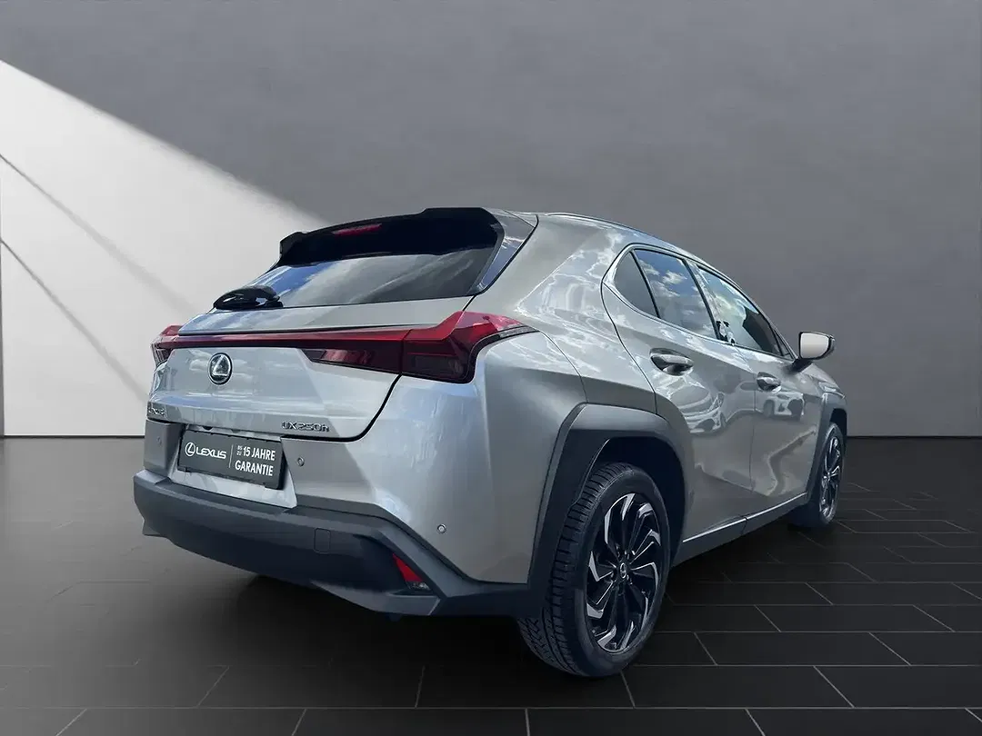 Lexus UX 250h Style Edition - Thumbnail 5