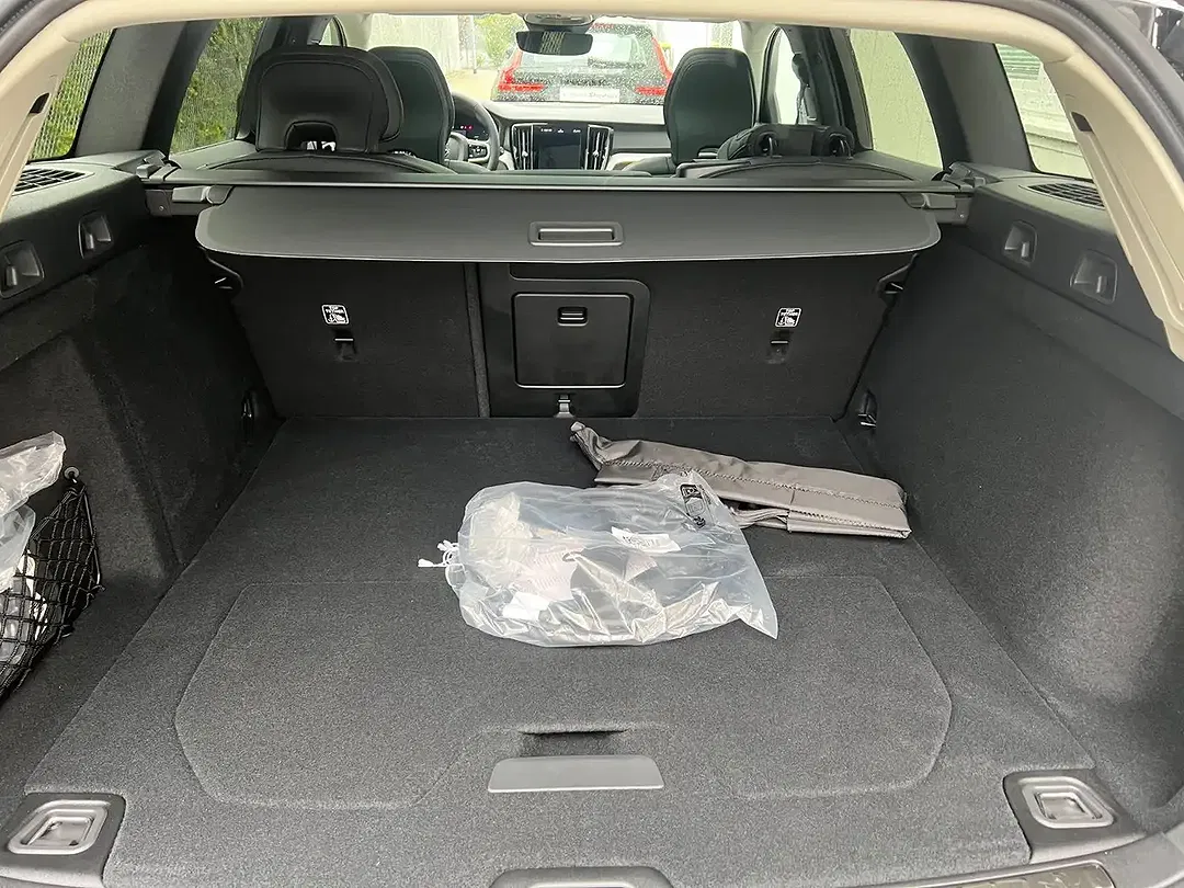 Volvo V60 T6 AWD Recharge Plus Dark - Thumbnail 12