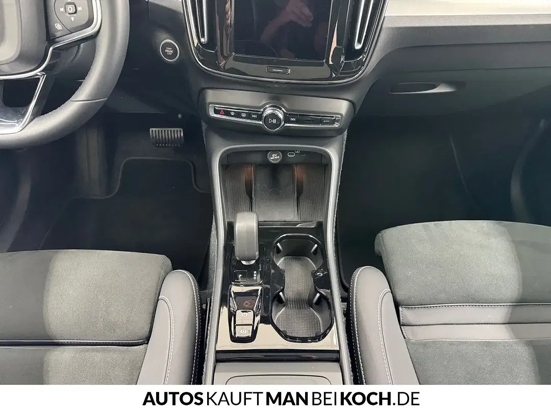 Volvo XC40 B3 Ultra Black Edition - Thumbnail 9