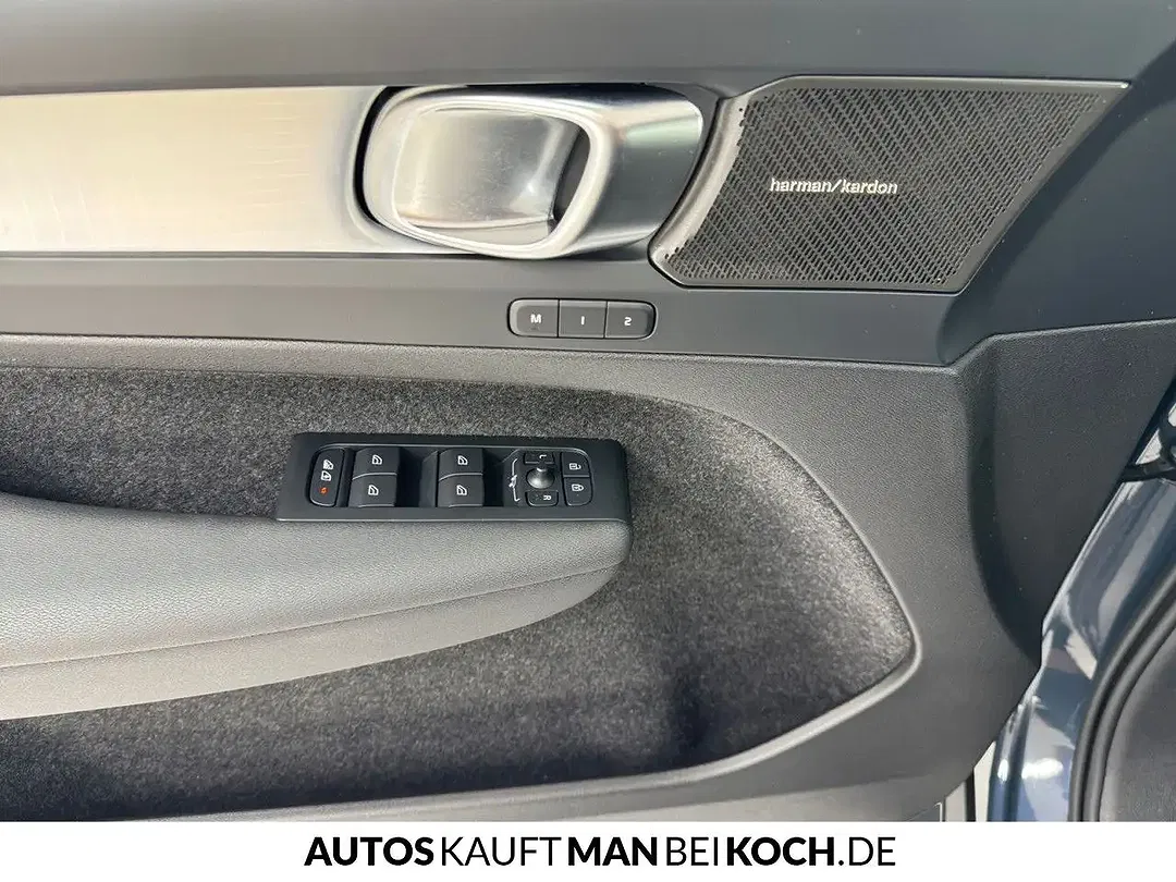 Volvo XC40 B3 Ultra Black Edition - Thumbnail 12