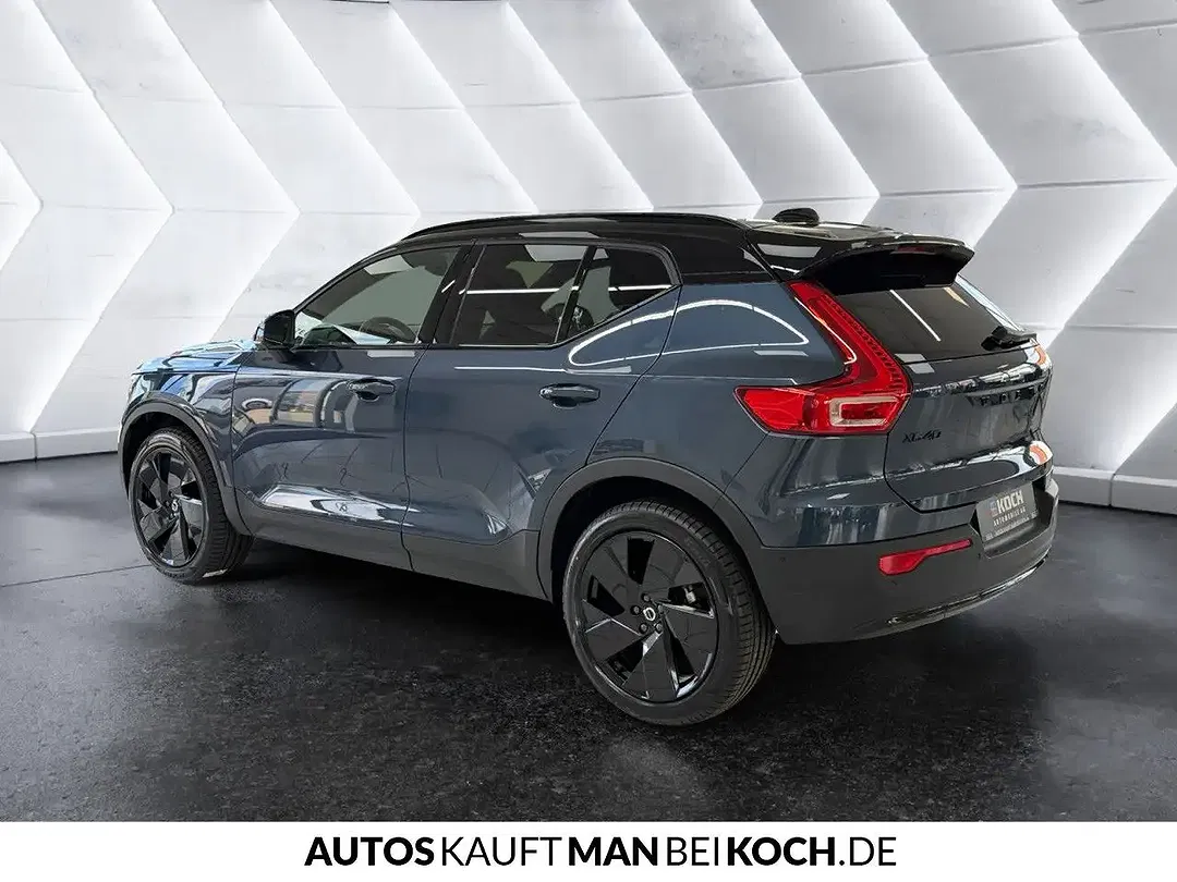 Volvo XC40 B3 Ultra Black Edition - foto 2