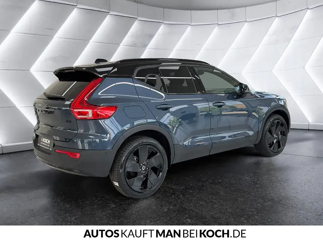 Volvo XC40 B3 Ultra Black Edition - Thumbnail 3