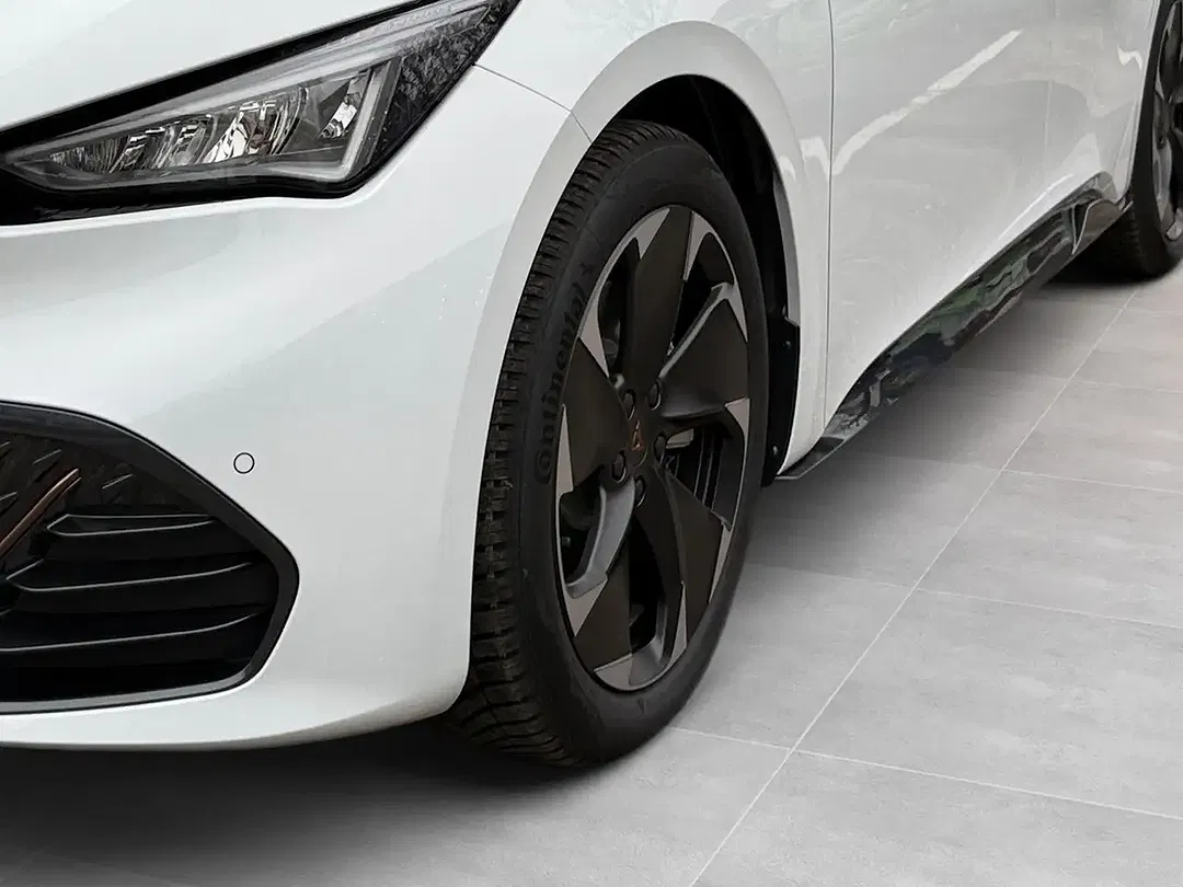 CUPRA Born - Thumbnail 3