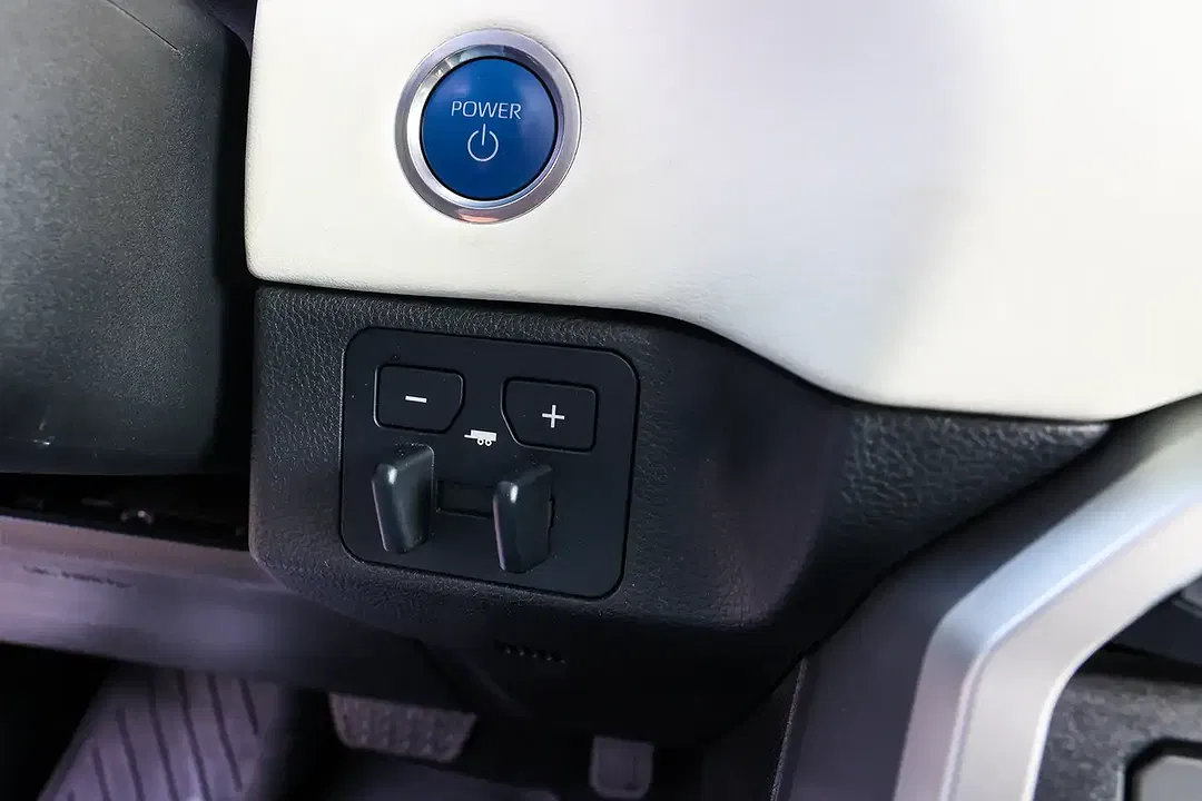 Toyota Tundra - Thumbnail 23