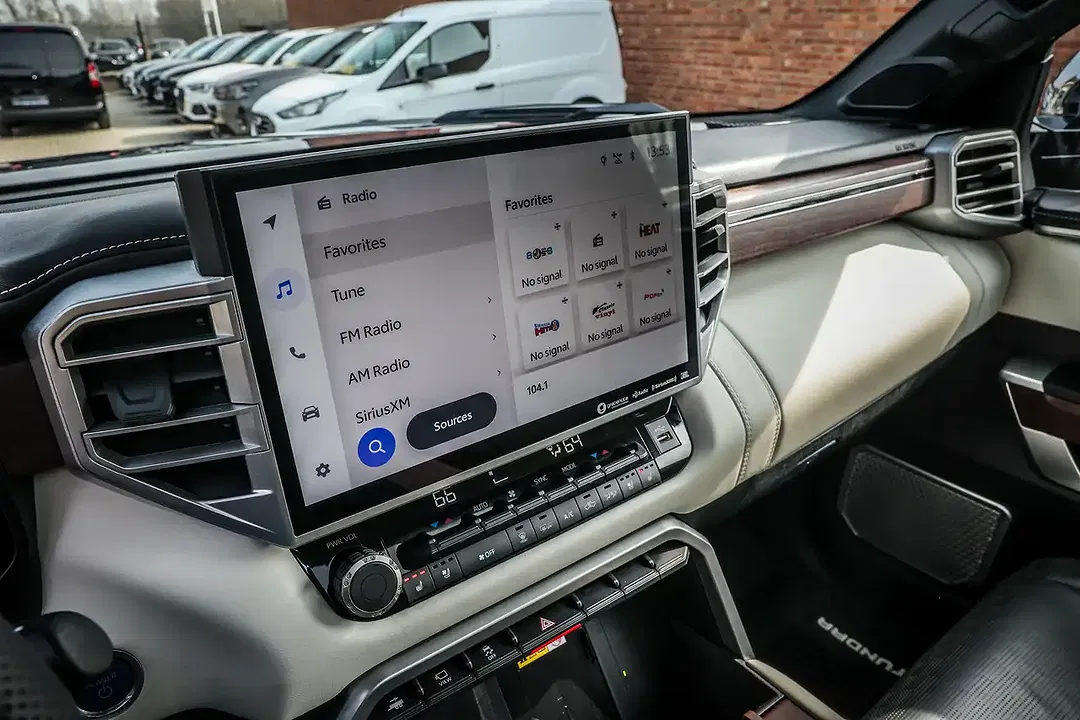 Toyota Tundra - Thumbnail 24