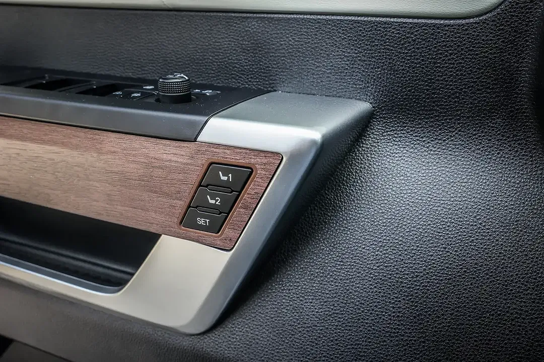 Toyota Tundra - Thumbnail 28