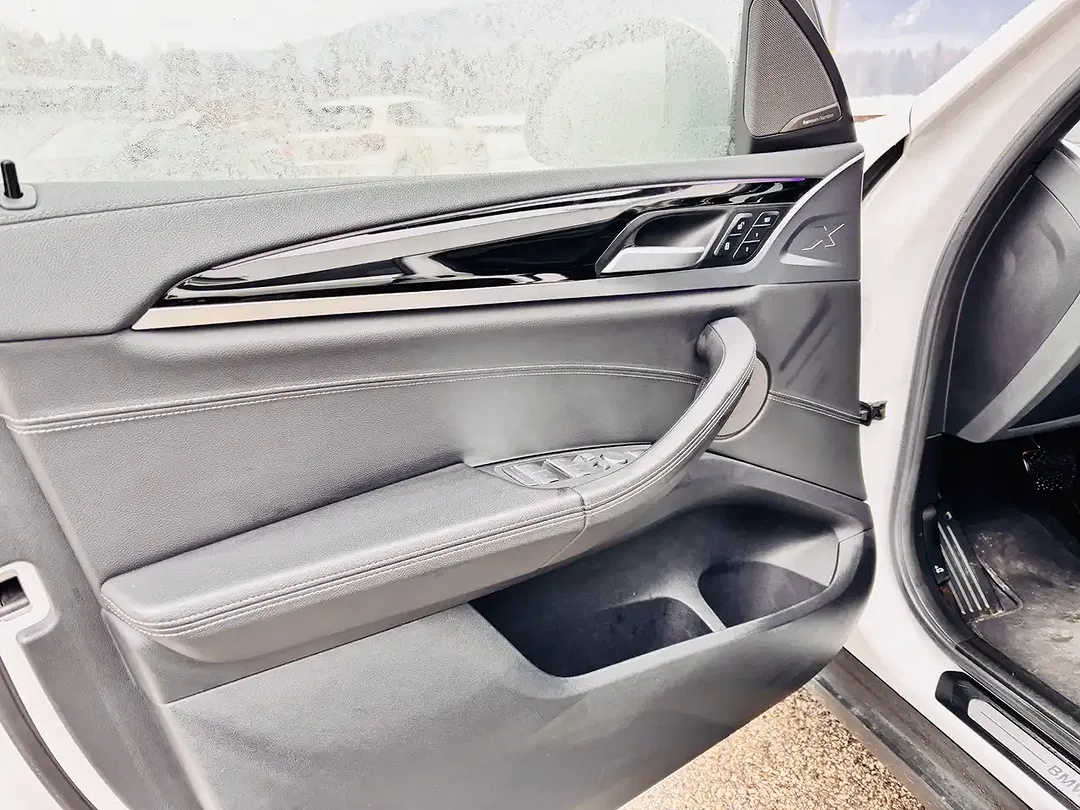 BMW iX3 - foto 8