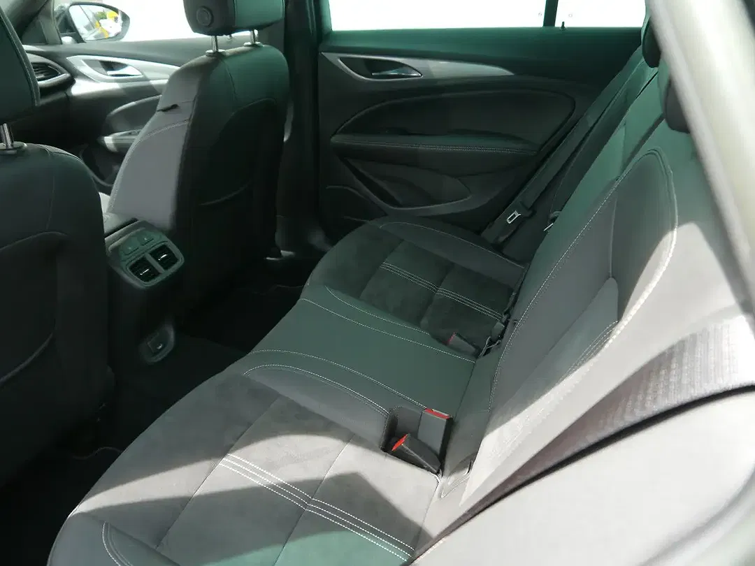Opel Insignia 2.0 4x4 GSi - Thumbnail 11