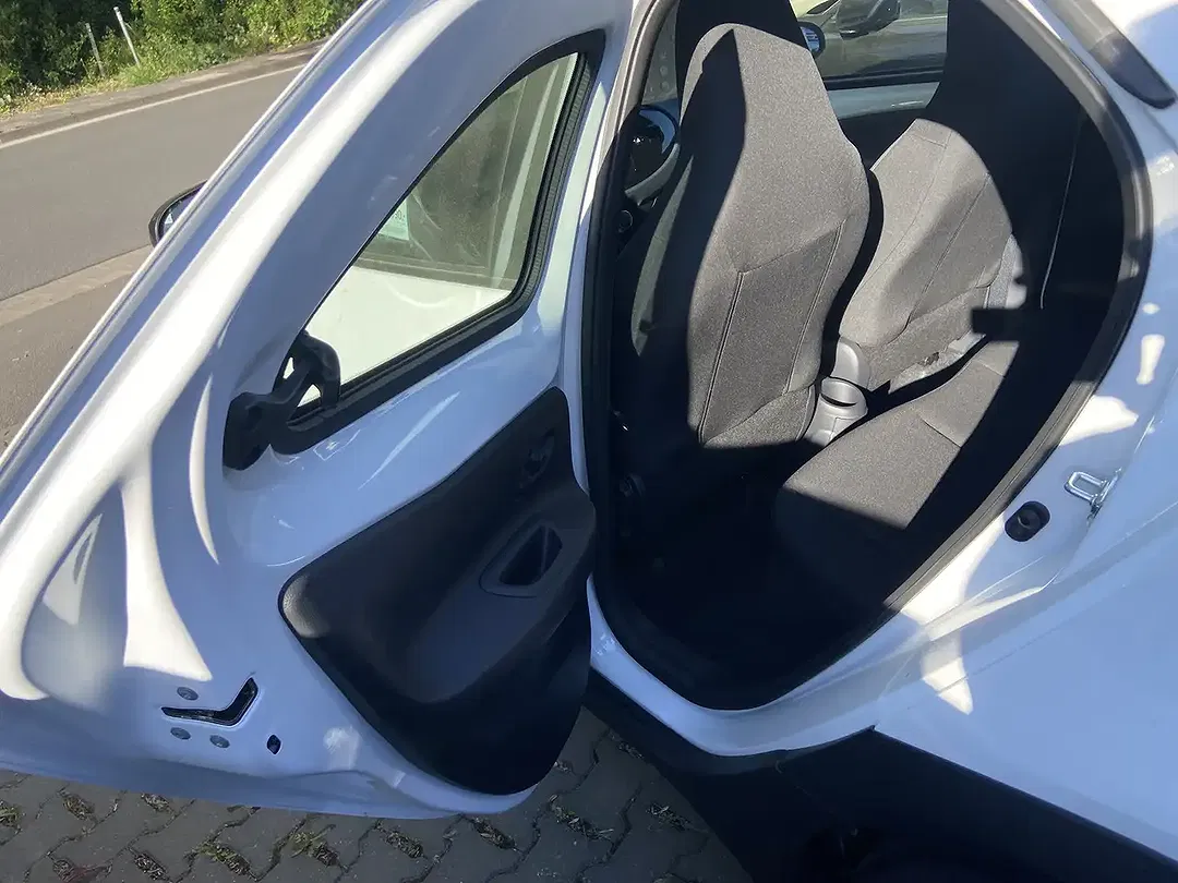 Toyota Aygo Business Edition - Thumbnail 4