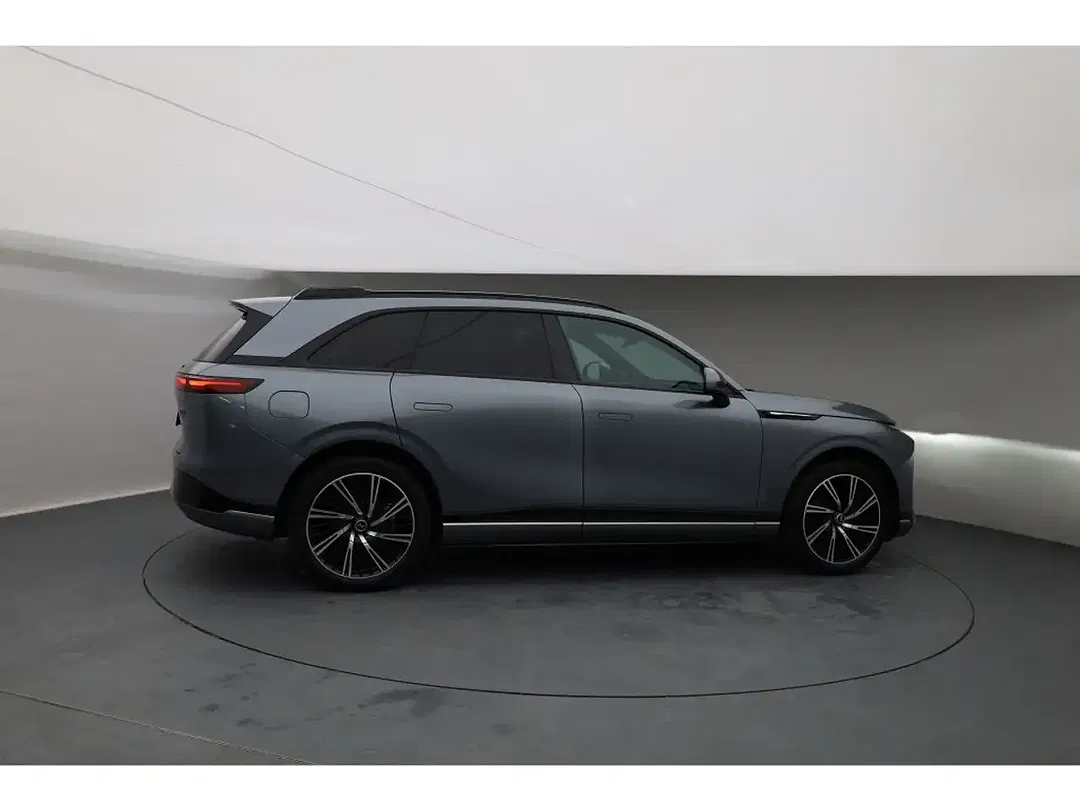 Xpeng G9 AWD Performance MY2025 - Thumbnail 4