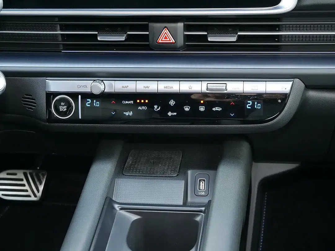 Hyundai IONIQ 6 UNIQ - Thumbnail 17