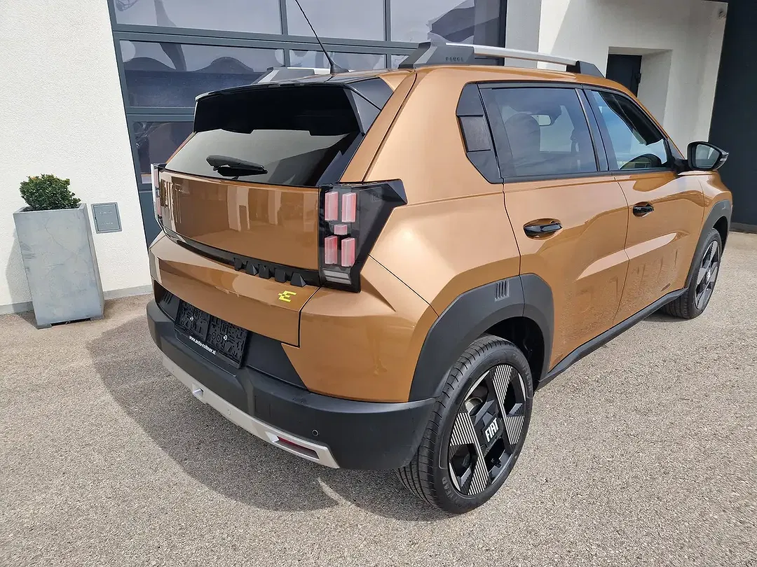 Fiat Grande Panda EV La Prima - Thumbnail 10