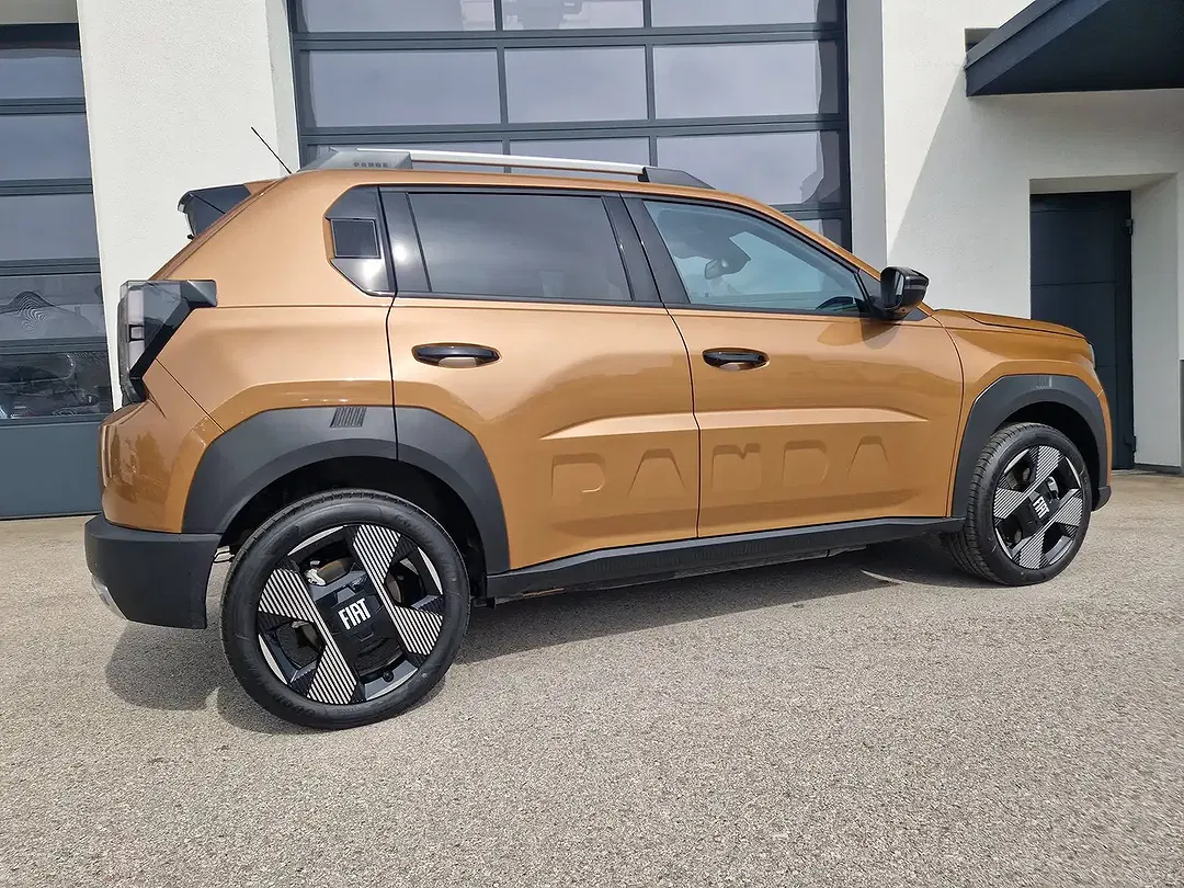 Fiat Grande Panda EV La Prima - Thumbnail 7