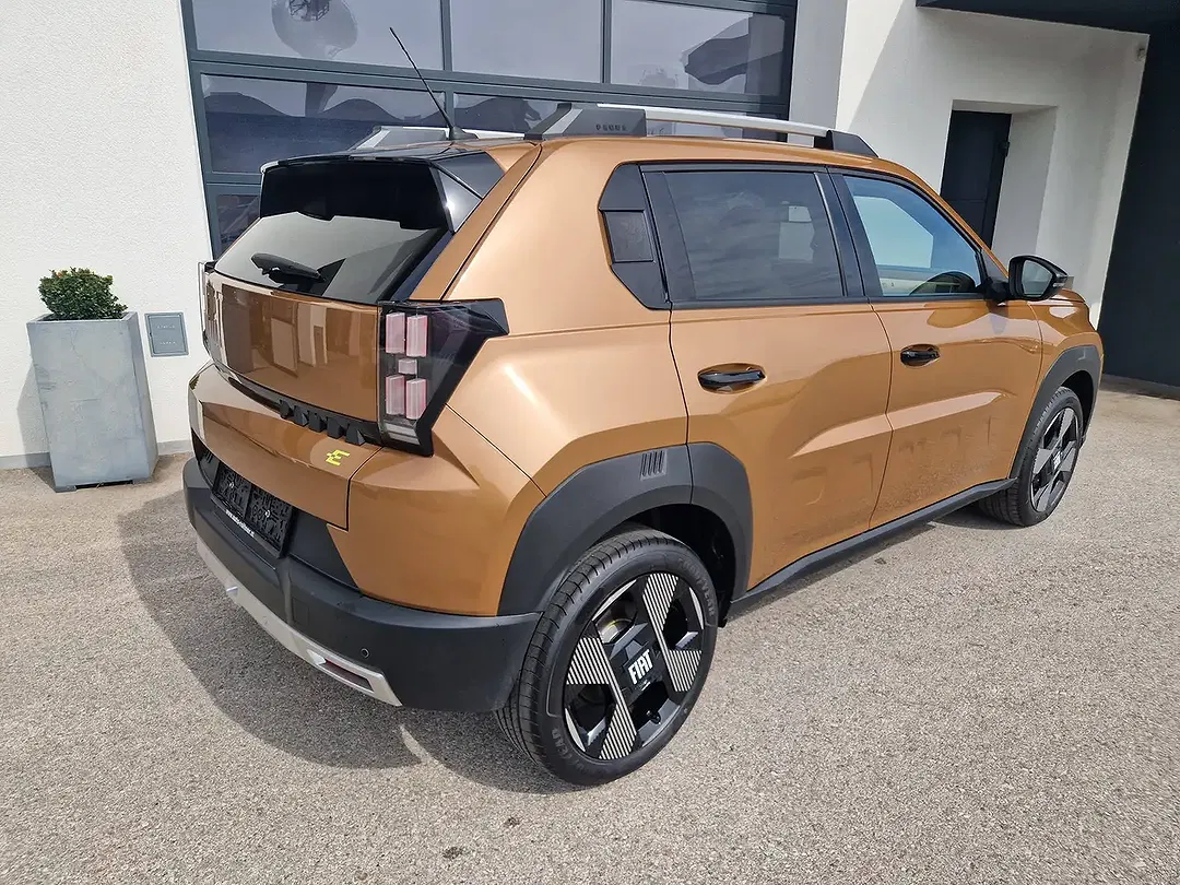 Fiat Grande Panda EV La Prima - Thumbnail 8