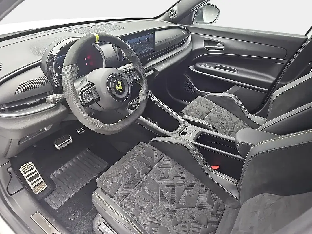 Abarth 600e Competizione - foto 19