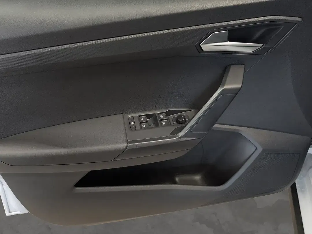 SEAT Arona 1.0 TSI DSG Style - Thumbnail 13