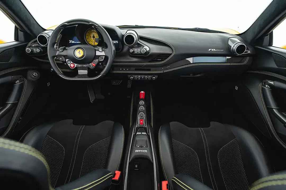 Ferrari F8 Spider - Thumbnail 10