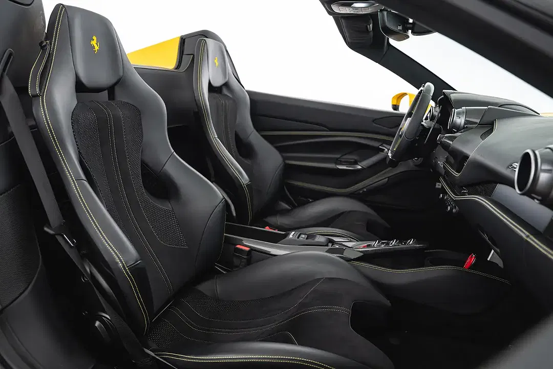 Ferrari F8 Spider - Thumbnail 13