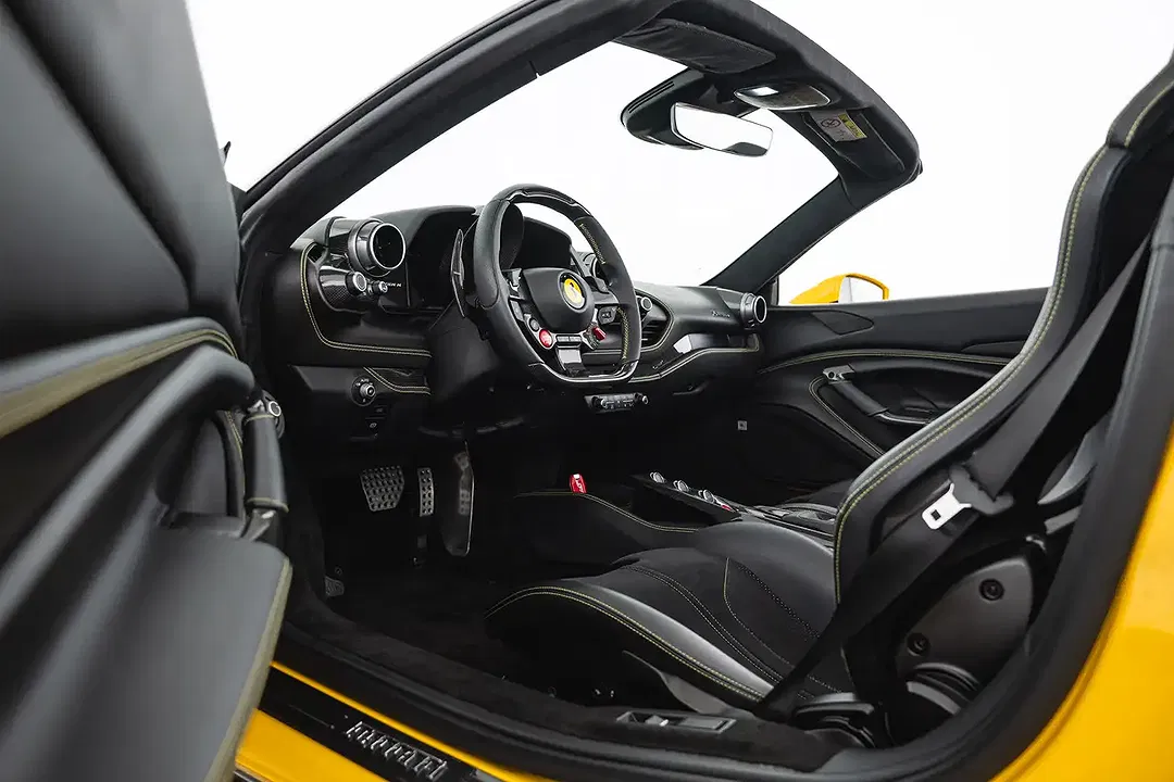 Ferrari F8 Spider - Thumbnail 14