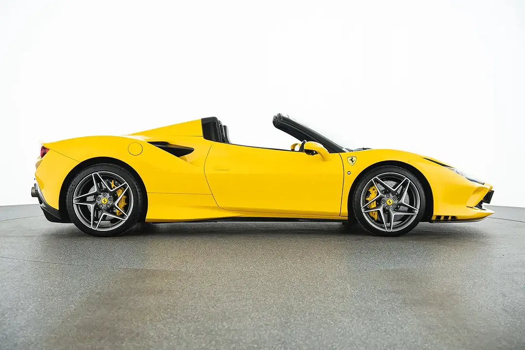Ferrari F8 Spider - Thumbnail 4