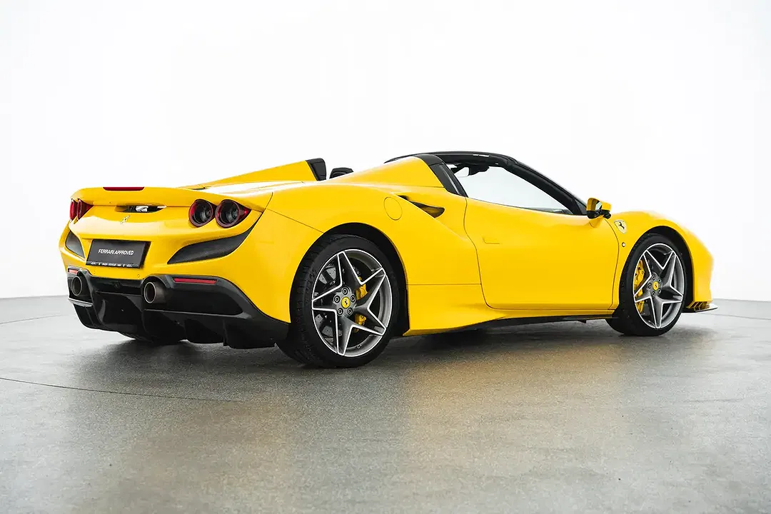 Ferrari F8 Spider - Thumbnail 5