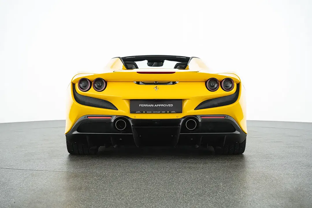 Ferrari F8 Spider - Thumbnail 6
