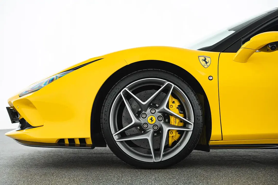 Ferrari F8 Spider - Thumbnail 9