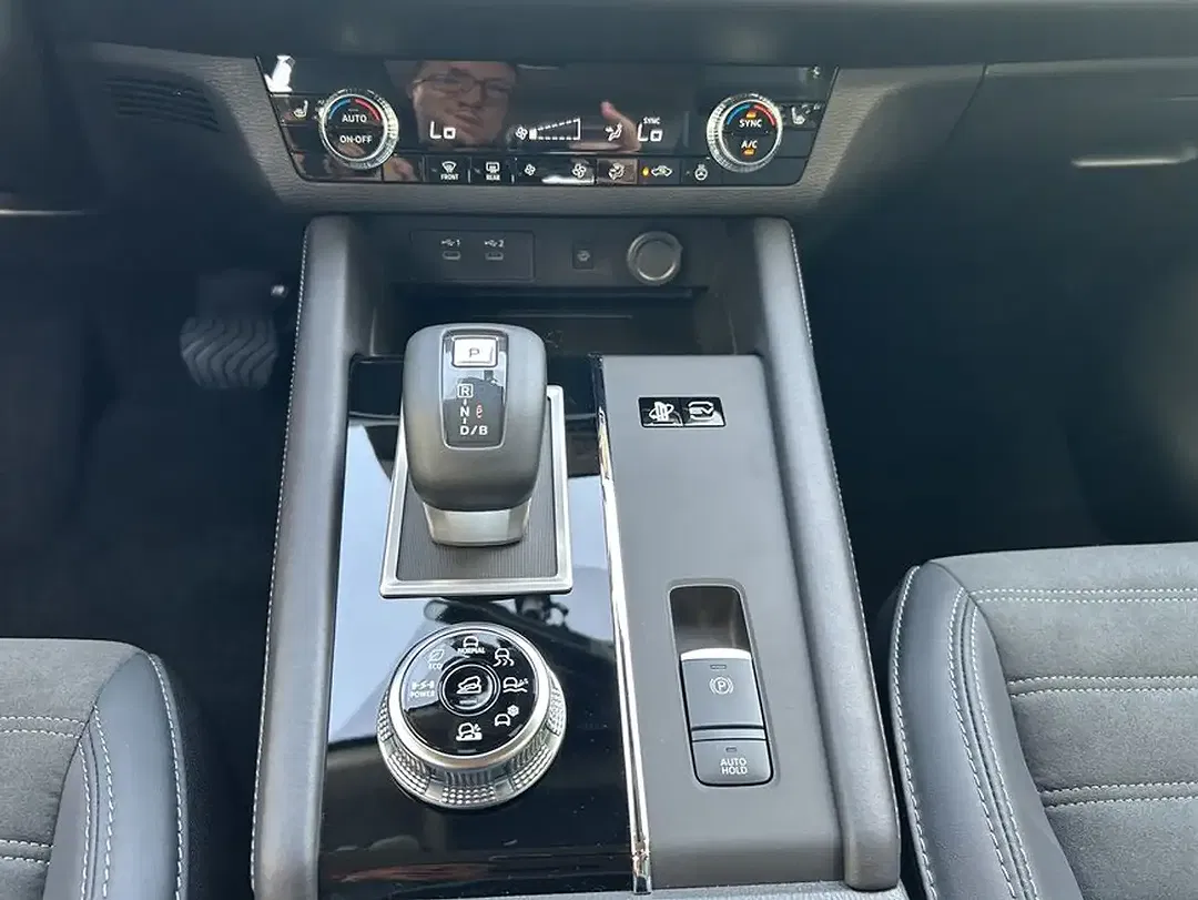 Mitsubishi Outlander 2.4 PHEV Hybrid 4WD Intro Edition - Thumbnail 14
