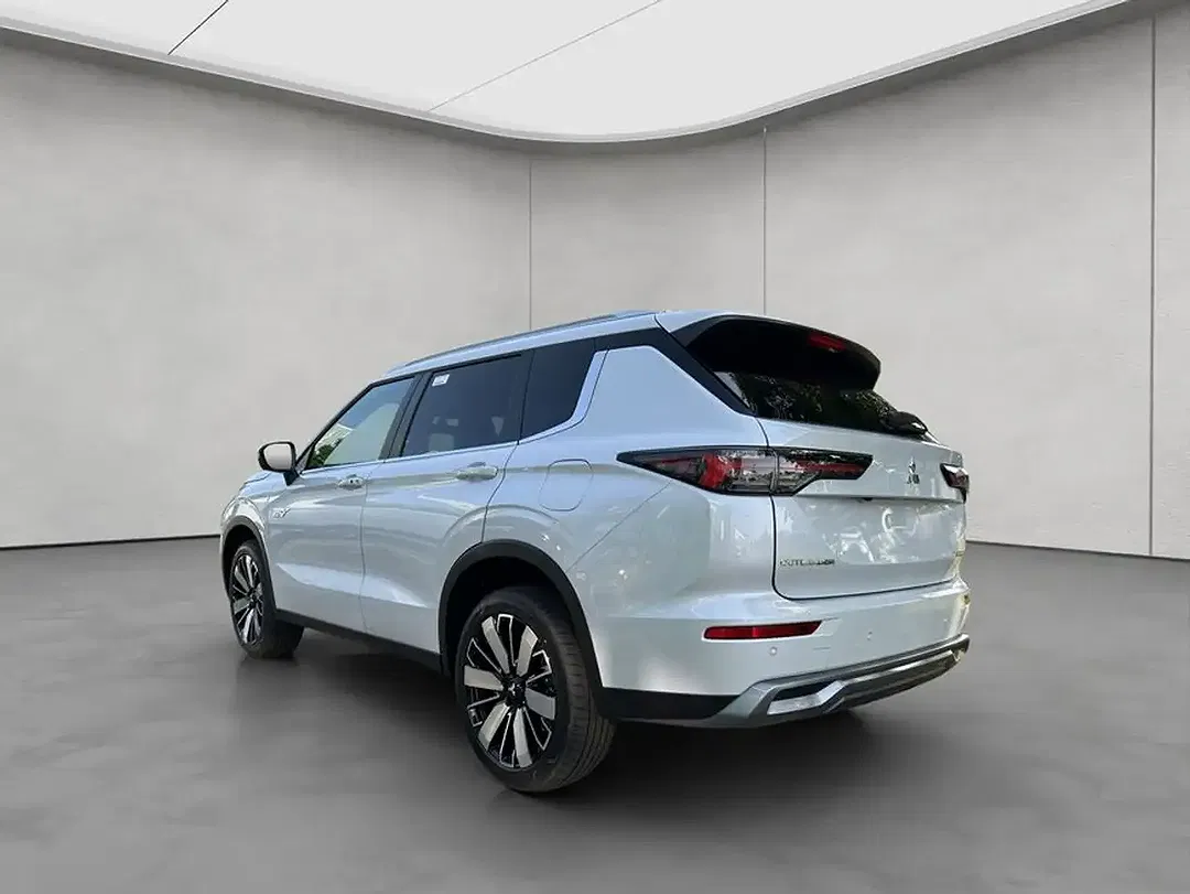 Mitsubishi Outlander 2.4 PHEV Hybrid 4WD Intro Edition - Thumbnail 3