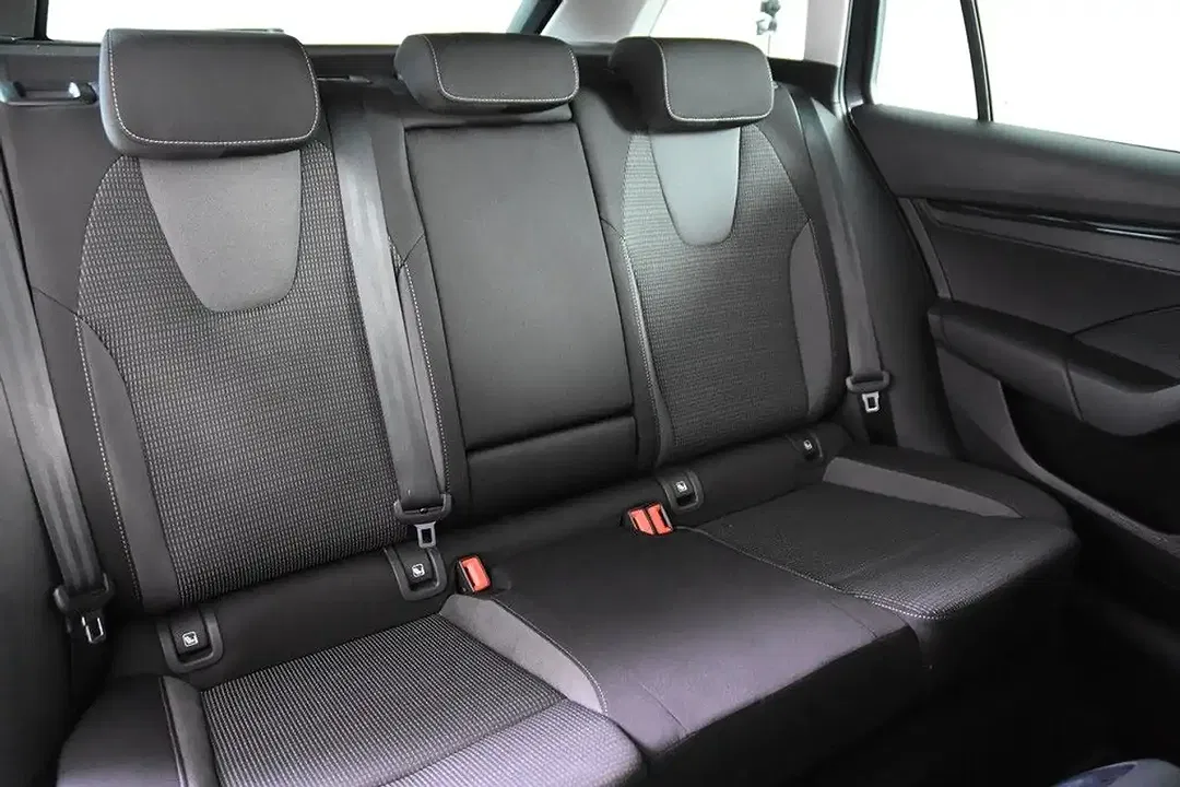 Skoda Octavia AUT Combi - Thumbnail 10
