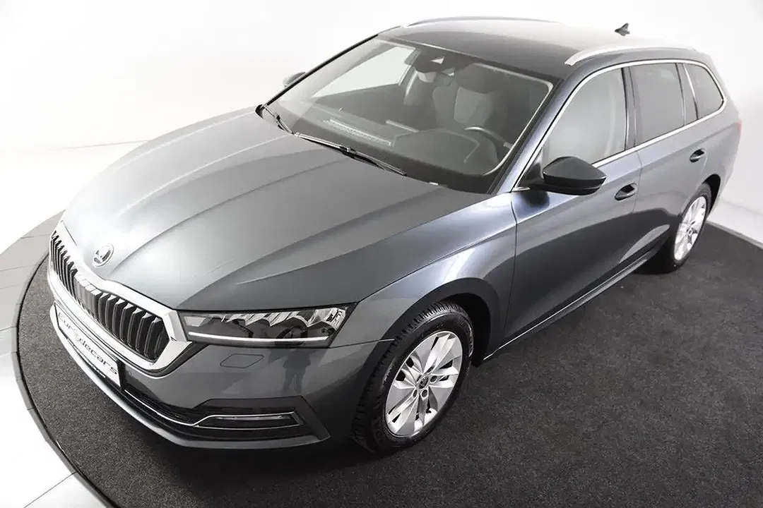 Skoda Octavia AUT Combi - Thumbnail 4