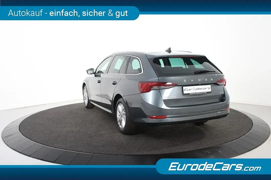 Skoda Octavia AUT Combi - Thumbnail 6