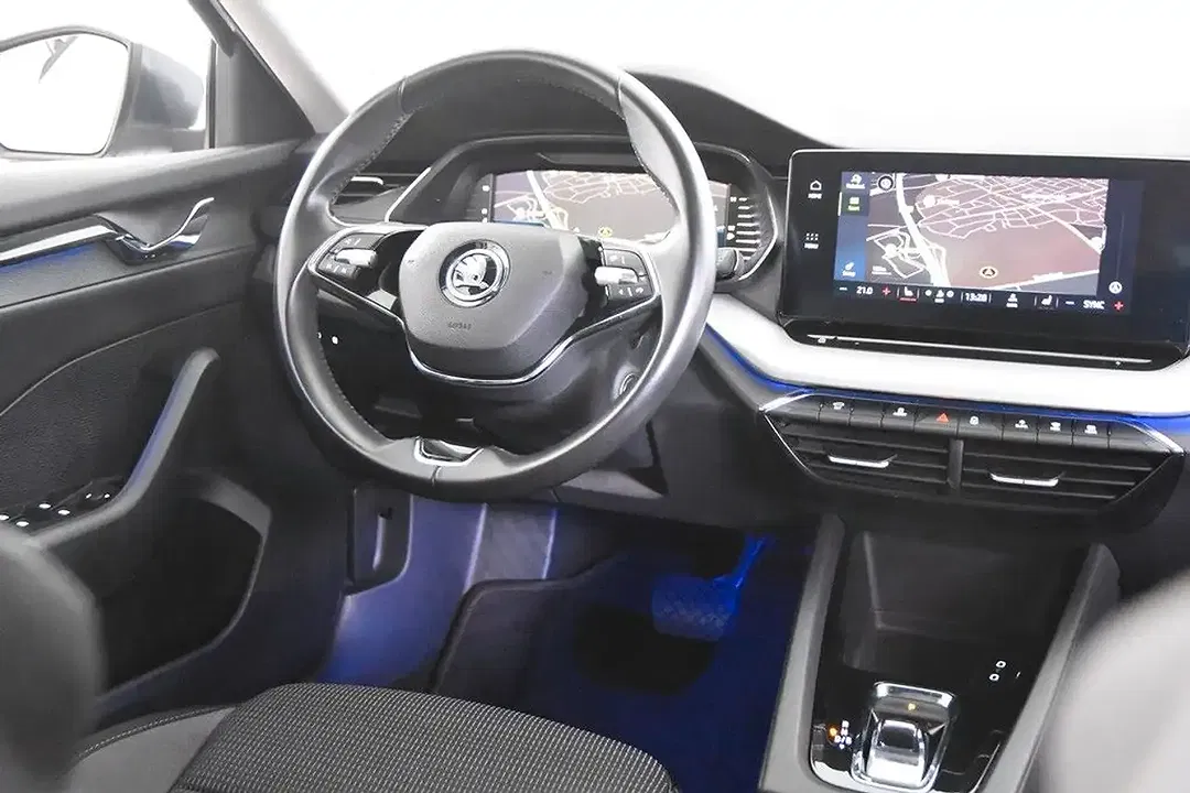 Skoda Octavia AUT Combi - Thumbnail 9