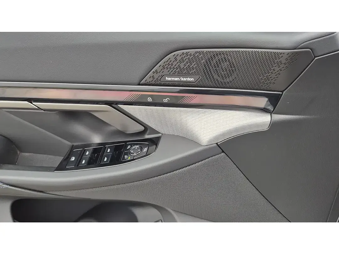 BMW 520 xDrive M Sport Pro - Thumbnail 12