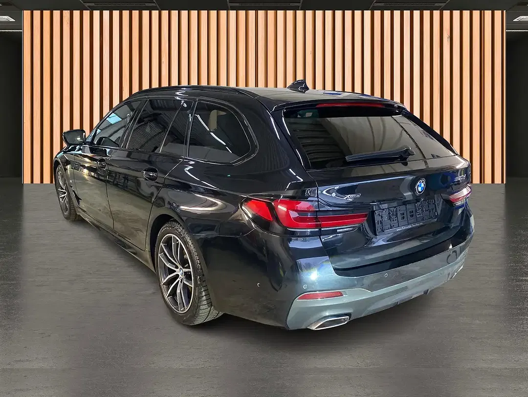 BMW 520 xDrive M Sport - Thumbnail 3