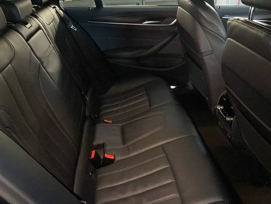 BMW 520 xDrive M Sport - Thumbnail 7
