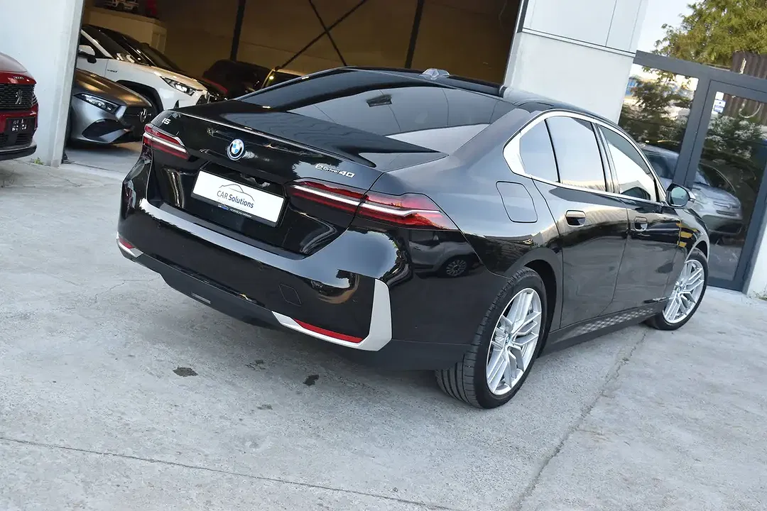 BMW i5 eDrive - foto 2