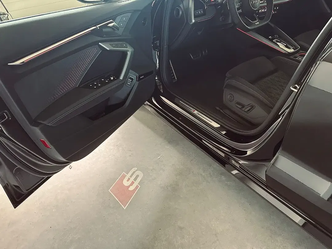 Audi S3 quattro Sportback - Thumbnail 11