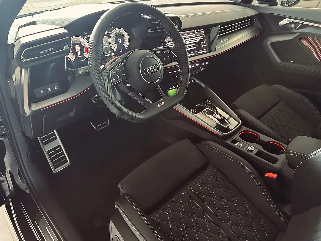Audi S3 quattro Sportback - Thumbnail 14