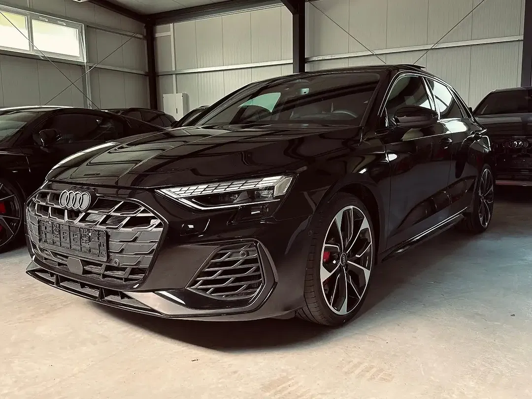 Audi S3 quattro Sportback - Thumbnail 3