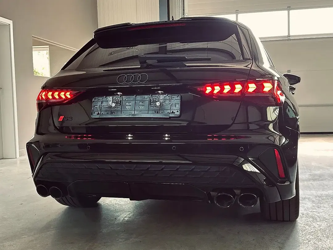 Audi S3 quattro Sportback - Thumbnail 6